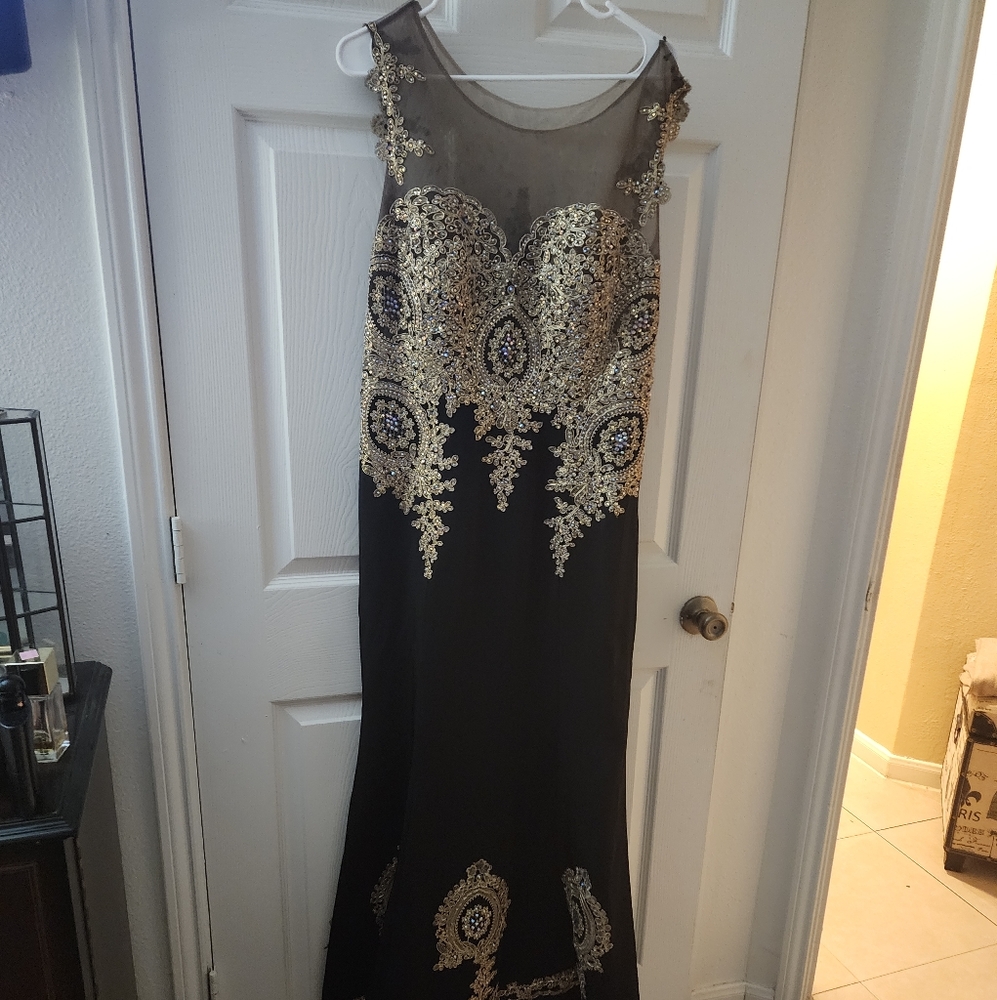 Prom dress - Picture 2 of 7